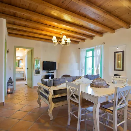 Bay Villa *